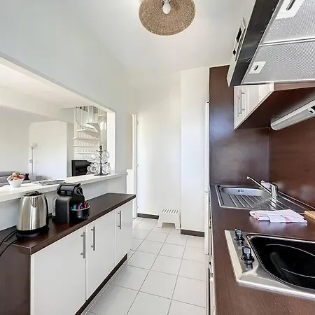 Les Planches Yourhosthelper Apartman *
